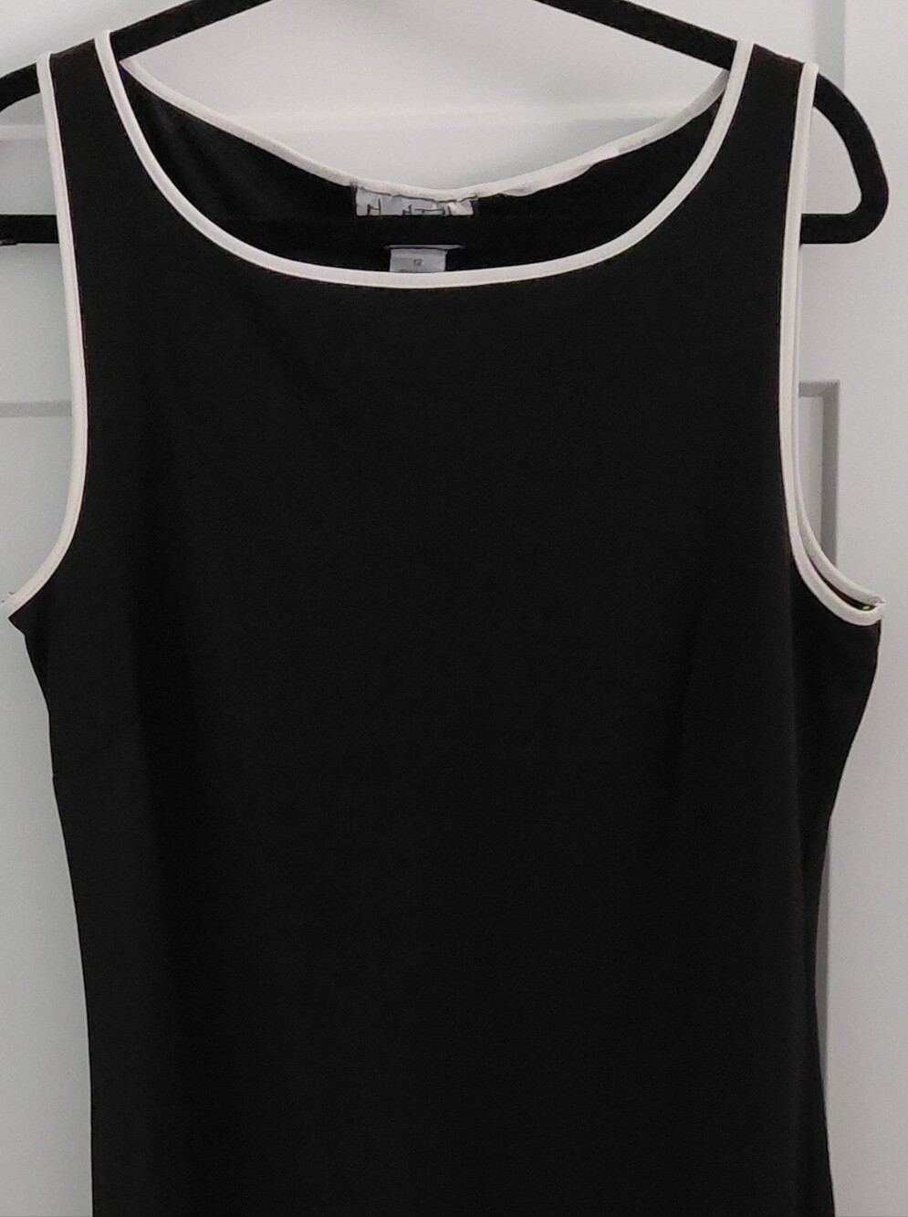 Mary McFadden  Women’s Sz 12 Black Knit Dress White Trim  Midi Athleisure Easy C
